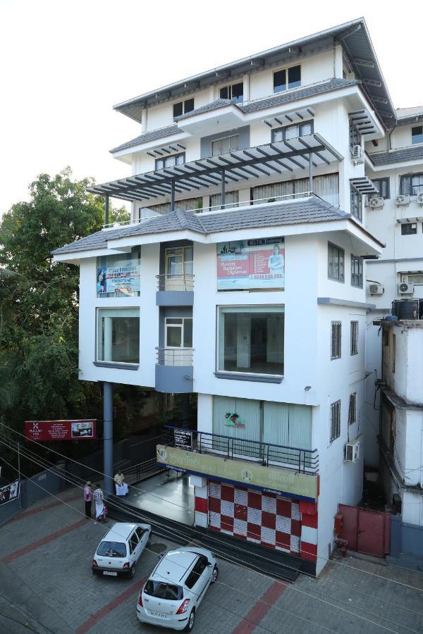 Hazmi Inn Perintalmanna Exterior photo